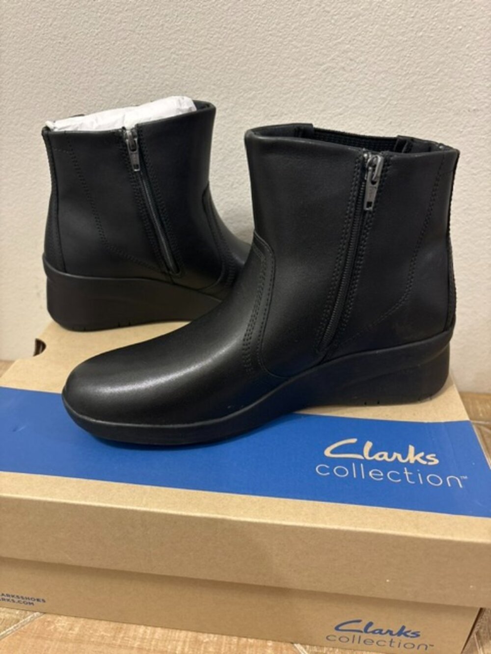 NEW Clarks Suttyn Rae Women's Leather Wedge Ankle Boots Sizes: 8 or 9.5